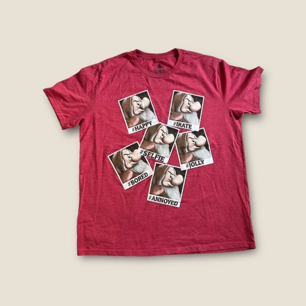 Disney Store T Shirt Men's UNISEX XL GRUMPY‎ Red #Moods SELFIE EXCELLENT COND! ✅